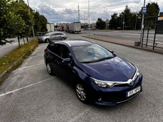 Toyota Auris 1.8 73кВ