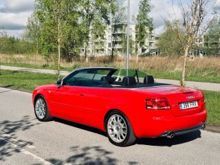 Audi S4 Cabriolet V8 RED 4.2 253kW