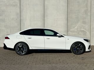 BMW i5 eDrive40 M Sportpakett Pro 250kW