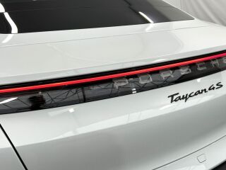 Porsche Taycan 4S 420кВ