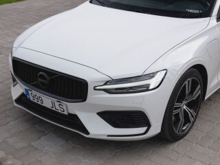 Volvo V60 T6 Twin Engine AWD Inscription 2.0 Plug-In-Hybrid 251кВ