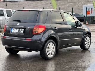 Suzuki SX4 Laxery edition 1.5 R4 16v 82kW
