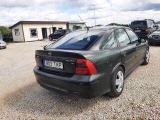 Opel Vectra 1.8 92кВ