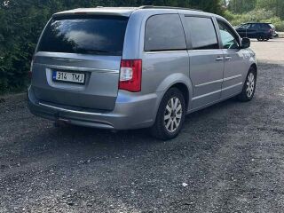 Chrysler Town & Country 3.6 211кВ