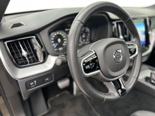 Volvo XC60 R-DESIGN 2.0 145kW