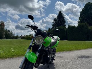 Kawasaki ZR - 7 ZR 750F R4 56kW