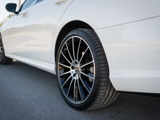 Mercedes-Benz E 220 4MATIC AMG Night Package 2.0 143кВ