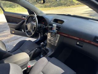 Toyota Avensis Linea Sol Elegant 2.0 108kW