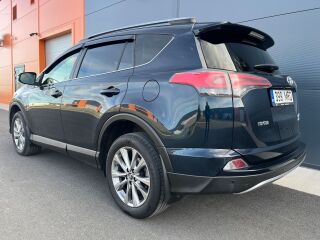 Toyota RAV4 Luxury Plus 2.5 114kW