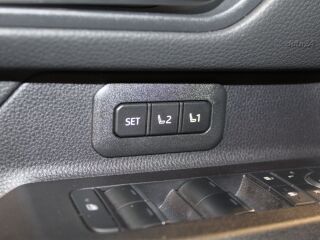 Toyota Land Cruiser Executive 4WD 2.8 151кВ