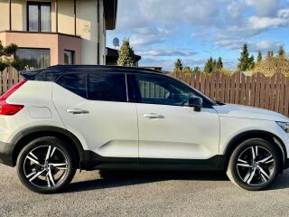 Volvo XC40 R Design 2.0 140кВ
