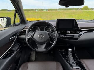 Toyota C-HR Luxury Plus 1.8 72kW