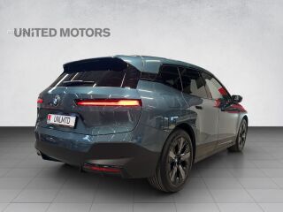 BMW iX xDrive 50 385кВ