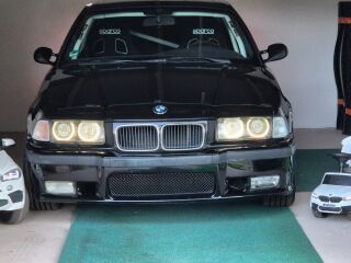BMW 318 is 1.8 R4 103kW