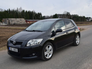 Toyota Auris 2.2 D 130кВ