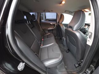 Volvo XC60 Momentum Onyx Black 2.0 D4 140kW