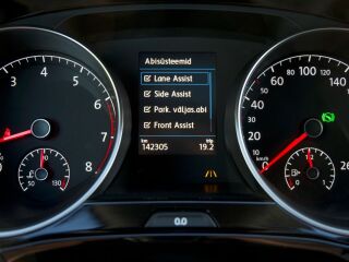 Volkswagen Touran Highline 1.4 R4 110кВ