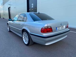 BMW 730 2.9 142kW