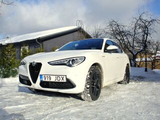 Alfa Romeo Stelvio Veloce 2.0 206kW