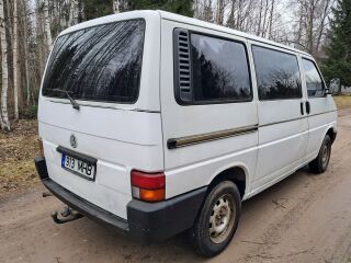 Volkswagen Caravelle 2.4 57kW