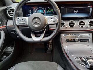 Mercedes-Benz E 300 AMG de 2.0 233кВ