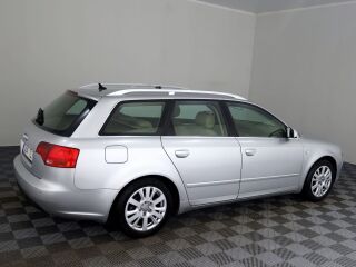 Audi A4 Comfortline 2.0 TDI 103kW