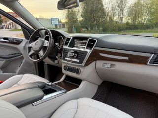 Mercedes-Benz GL 450 4.7 V8 270kW