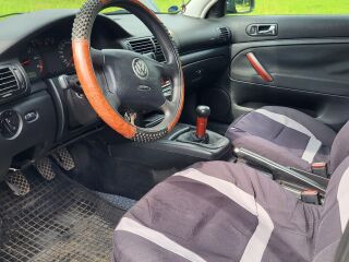 Volkswagen Passat B3 1.6 74кВ