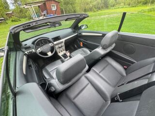 Opel Astra TwinTop 1.9 110кВ