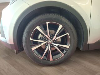 Toyota C-HR Style Plus Hybrid 1.8 103кВ