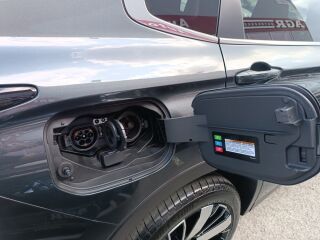 Mitsubishi Outlander Instyle 4WD 2.4 PHEV 225kW