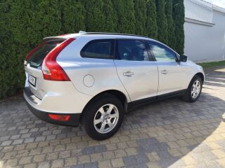 Volvo XC60 MOMENTUM 2.0 R5 D3 120кВ