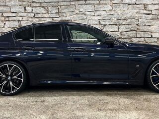 BMW M550 X-Drive Performance 4.4 Twin-Turbo V8 390кВ