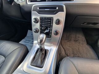 Volvo XC70 MOMENTUM AWD 4X4 2.4 R5 120kW