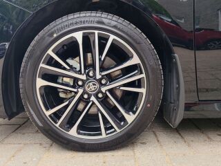 Toyota Camry Premium 137kW