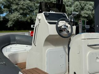 MiroBat 23 Päramootor Mercury 150 HP 110кВ
