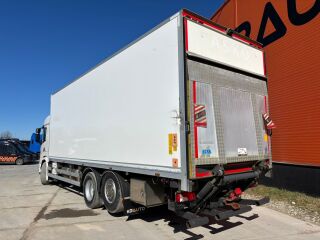 Scania G450 6x2*4 331кВ