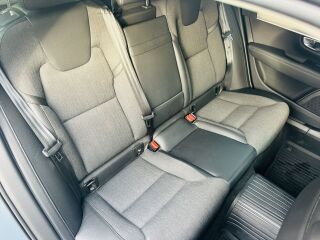 Volvo V90 Momentum 2.0 B4, AWD, Pro KERS Mild Hybrid 145kW