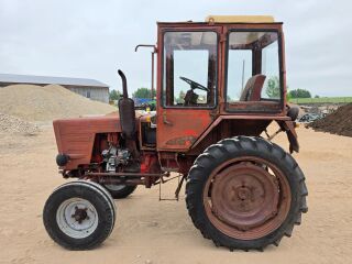 TRAKTOR T-25A