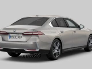 BMW 520 d xDrive 2.0 R4 145кВ