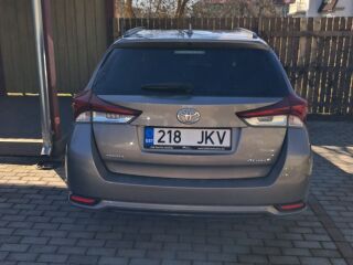 Toyota Auris 1.4 66кВ