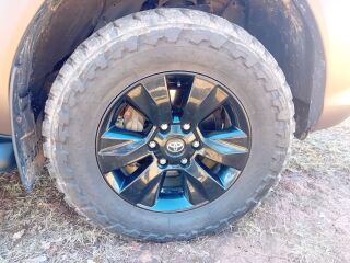 Toyota Hilux 2.4 110кВ