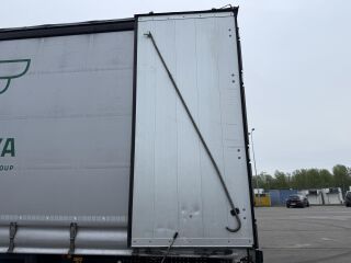 Schmitz Semitrailer Curtainsider Standard