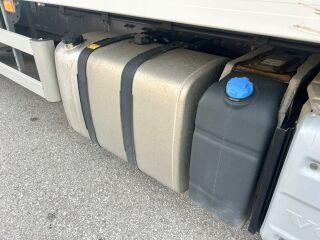 Volvo FM 330 4X2 EURO6 + CARRIER + DOUBLE STOCK EURO 6 250kW