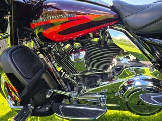 Harley-Davidson FLHTKSE CVO LIMITED V2 75kW
