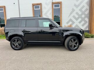 Land Rover Defender D250 X-DYNAMIC SE 183kW