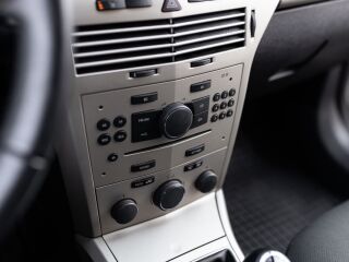 Opel Astra Elegance Facelift 1.6 85kW