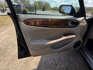 Jaguar XJ SOVEREGN LONG 4.0 V8 209kW