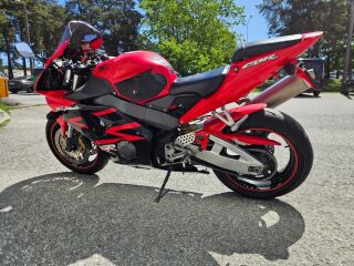 Honda CBR 900 RR FireBlade R4 111kW