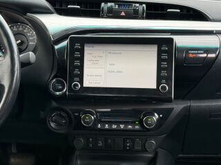 Toyota Hilux Double Cab Legend 2.8 150кВ